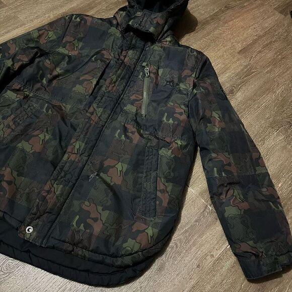 Big Chill Boys Winter Ski Jacket Green Black Camouflage Hood Lined youth Size 18 - Picture 2 of 14